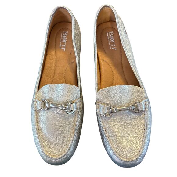 Born Shoes - Born Silver Leather Rubber Sole Driving Loafers with Silver Buckle Size 9